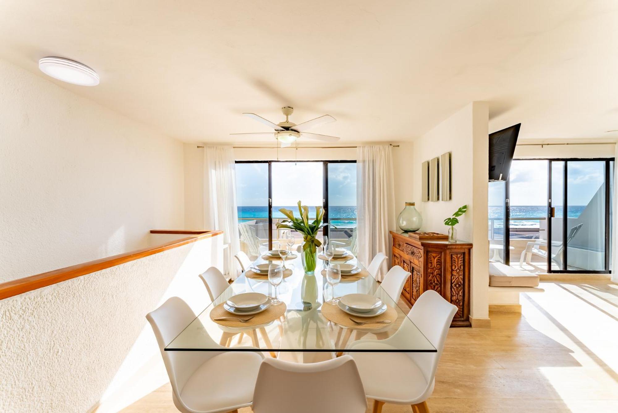 Beachfront 4br Zone Villa Cancun