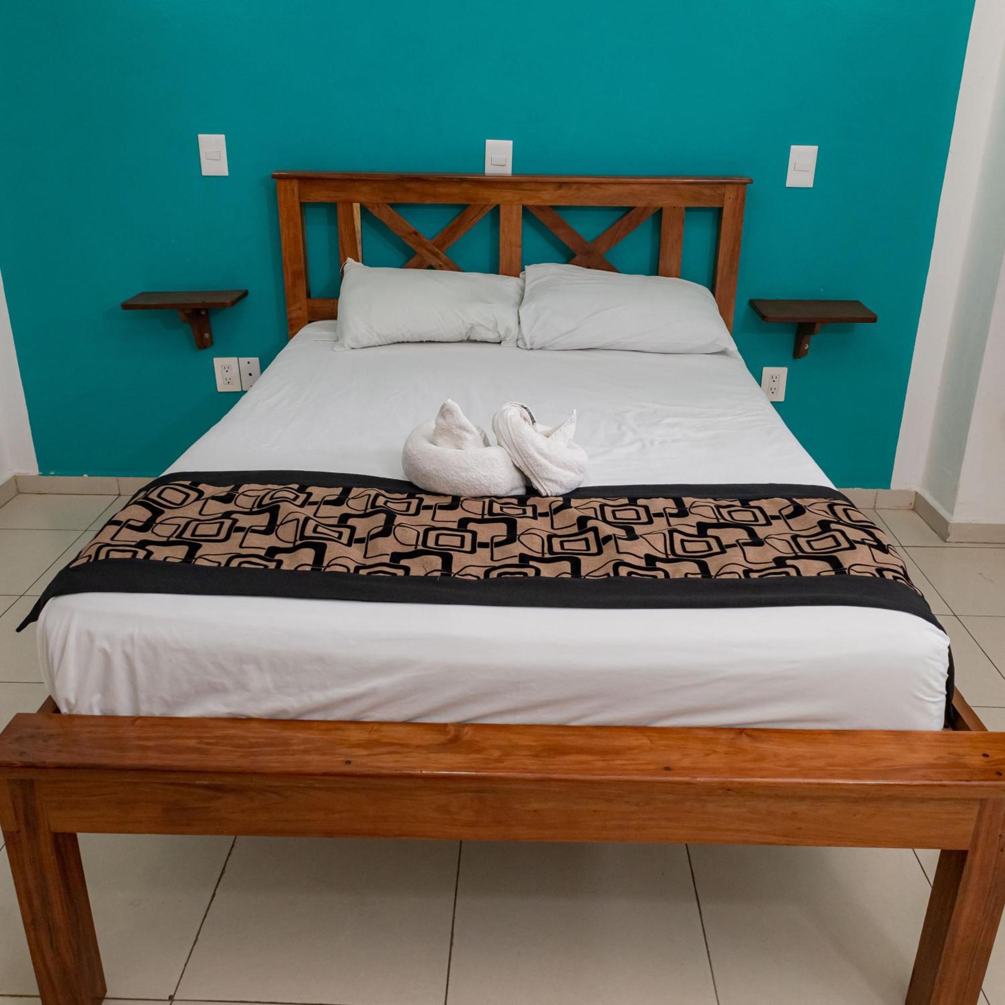 Hotel Las Palmas En Laurel