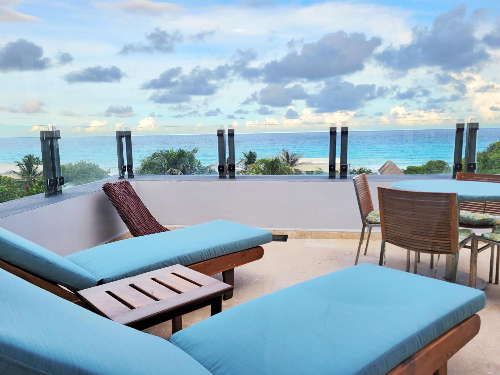 Aparthotel Beachfront Getaway