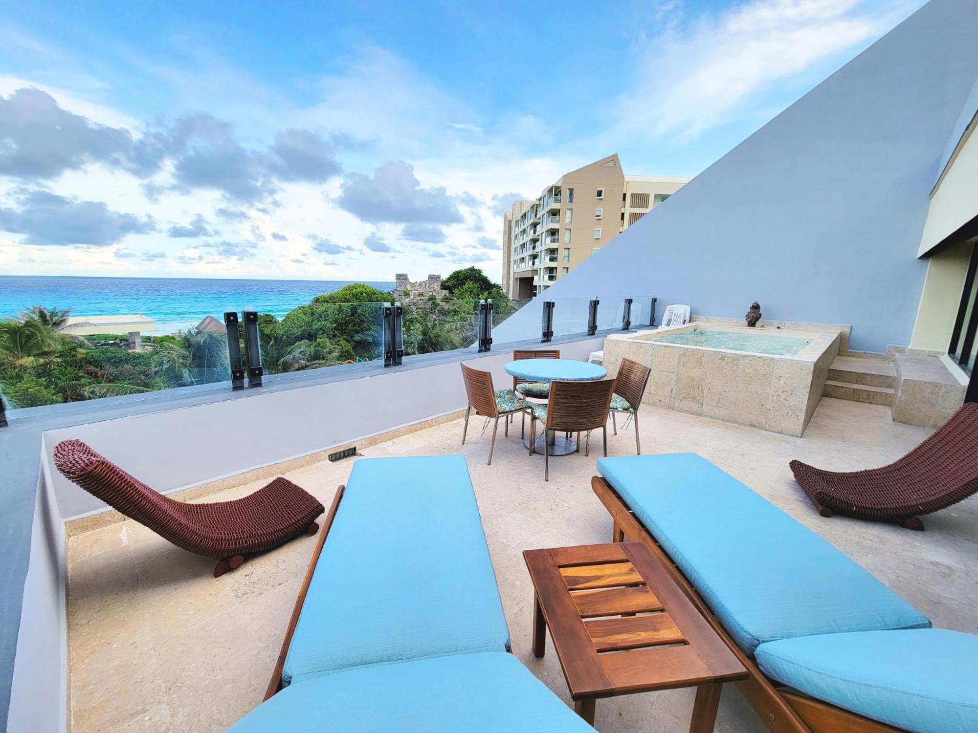 Aparthotel Beachfront Getaway