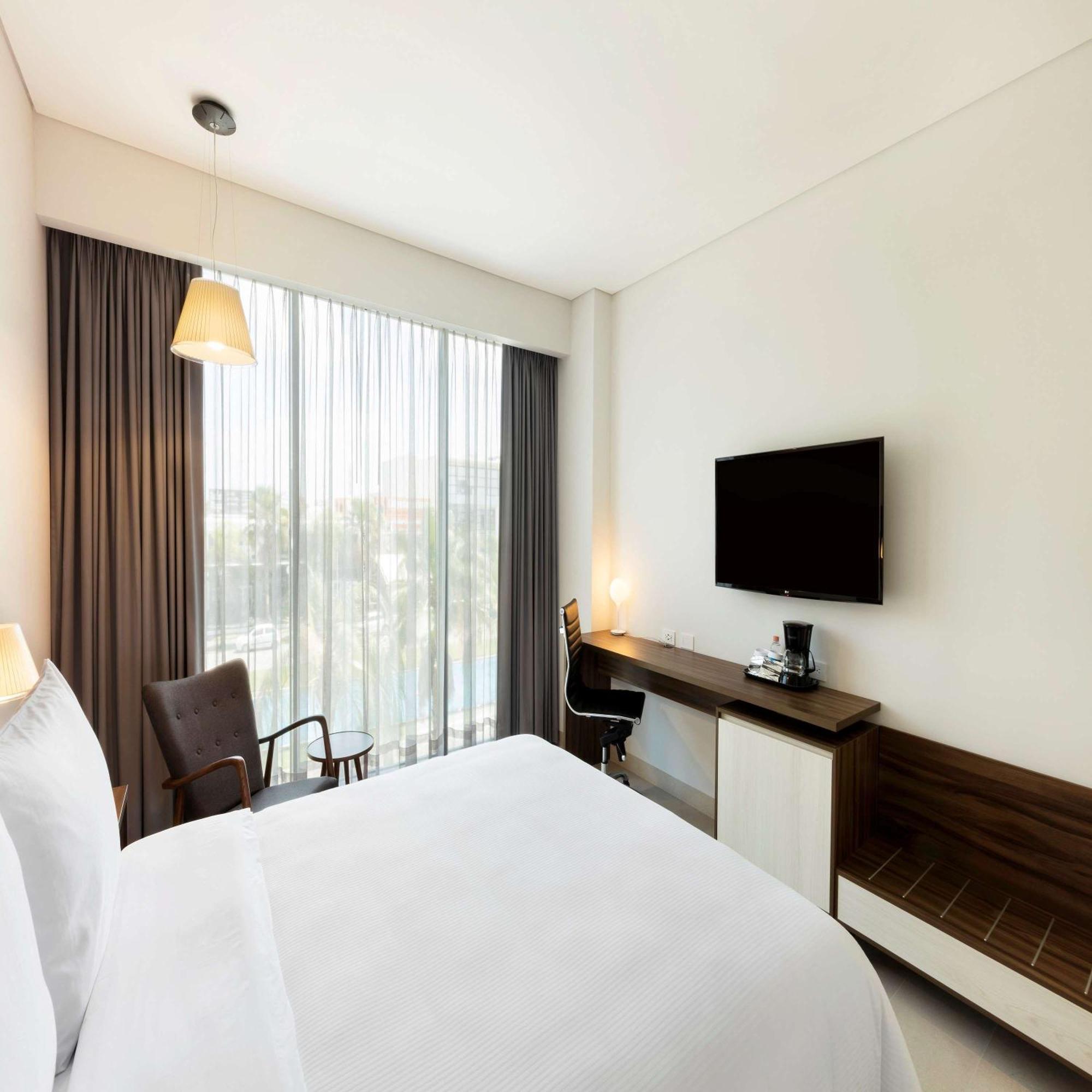 Hotel Hampton By Hilton Cumbres Cancun
