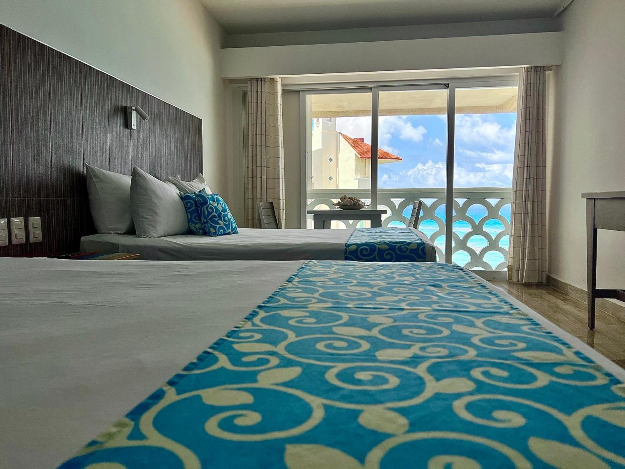 Beachside * Cancun