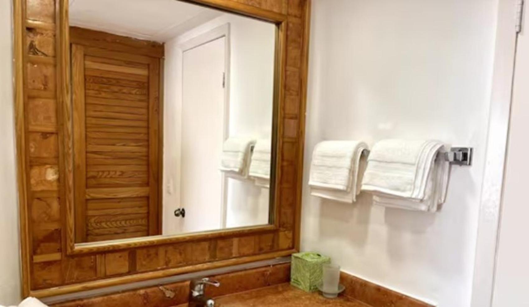 Vacation Getaway With Access & Balcony *
