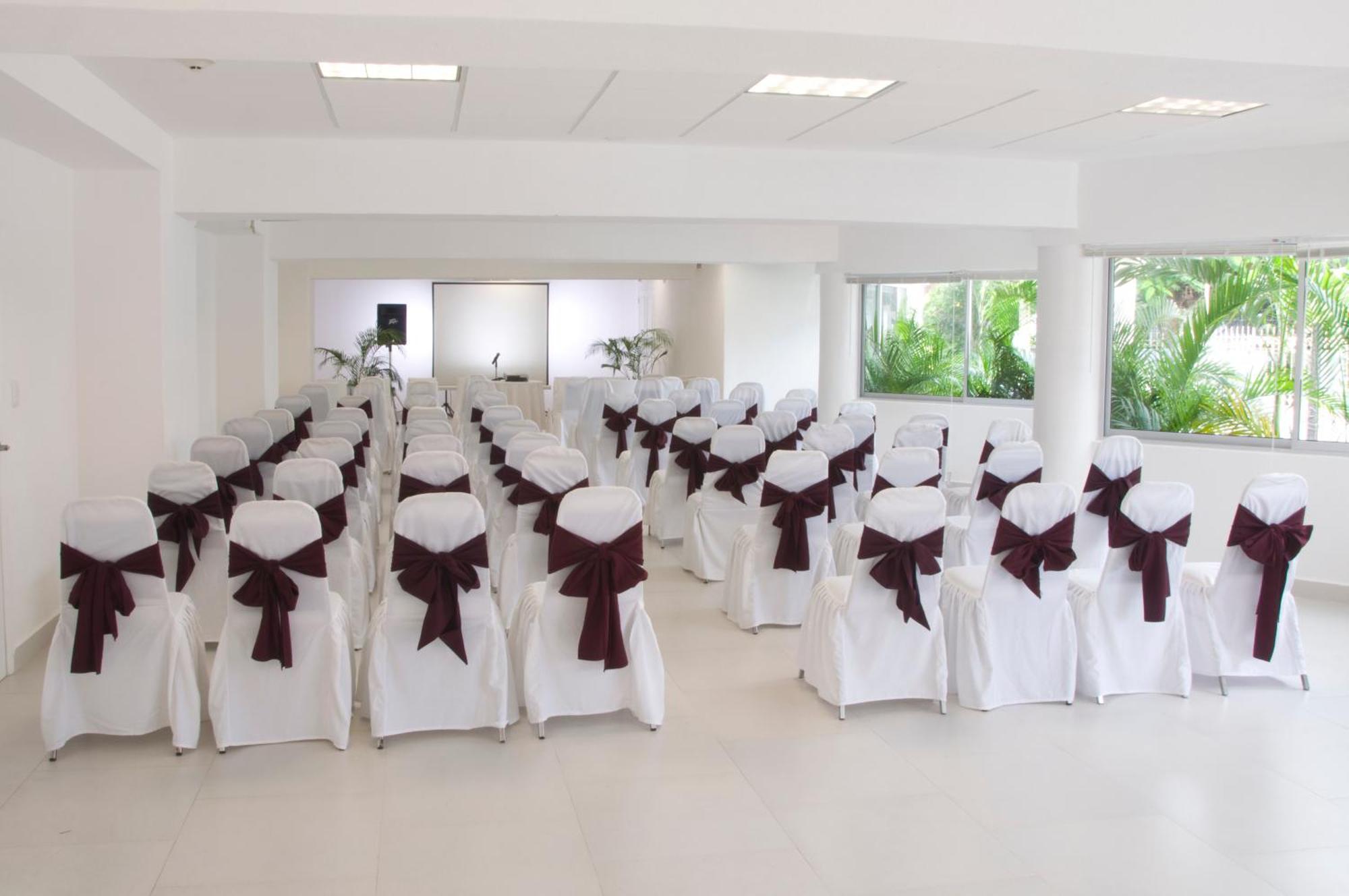 Hotel Adhara Express Cancun