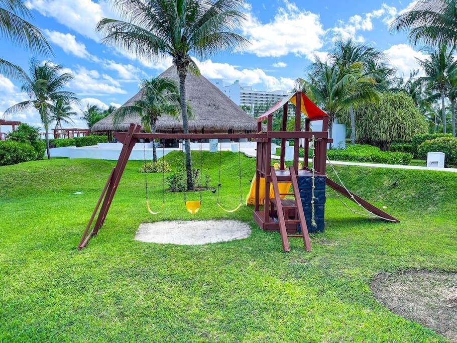 Punta Me Luxury Beach Front & Nice Sea View Apartment
