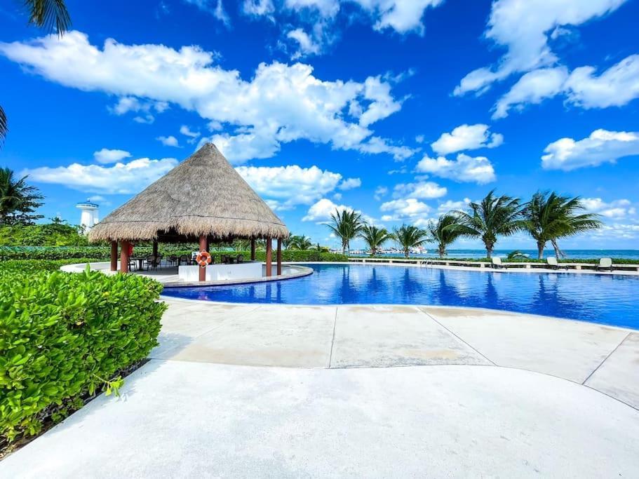 Apartment Punta Me Luxury Beach Front & Nice Sea View