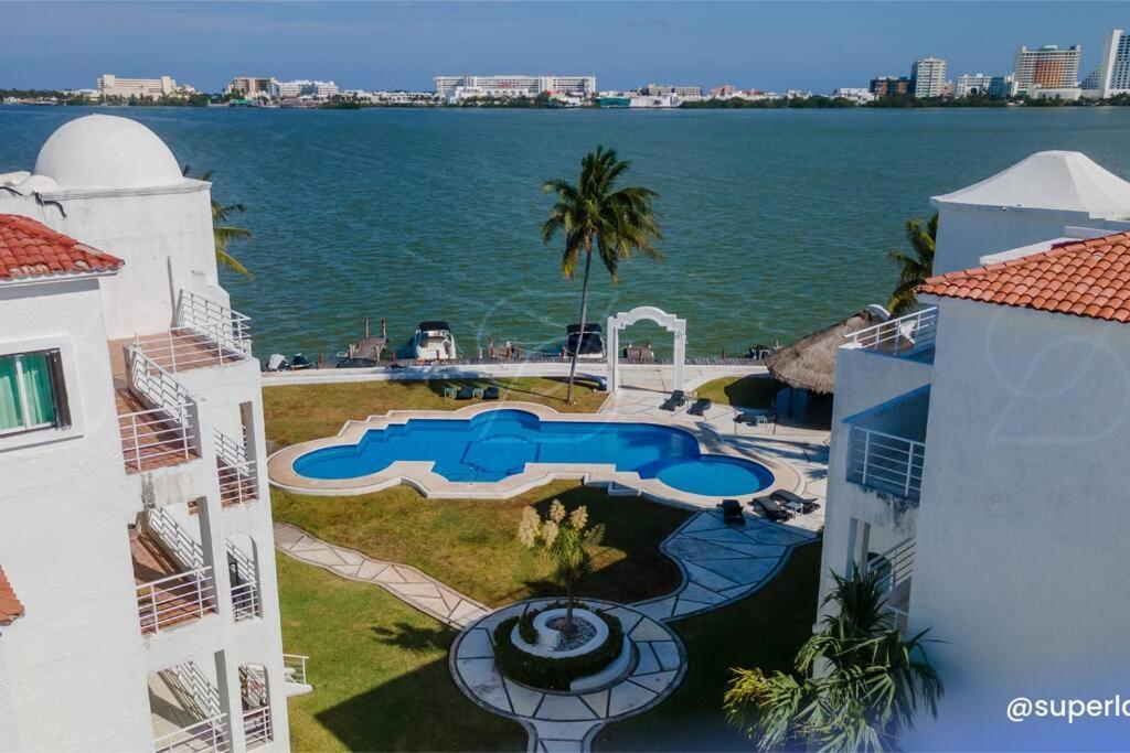 Amplio 3b En Zona Hotelera Con Increible Vista A La Laguna Cancún