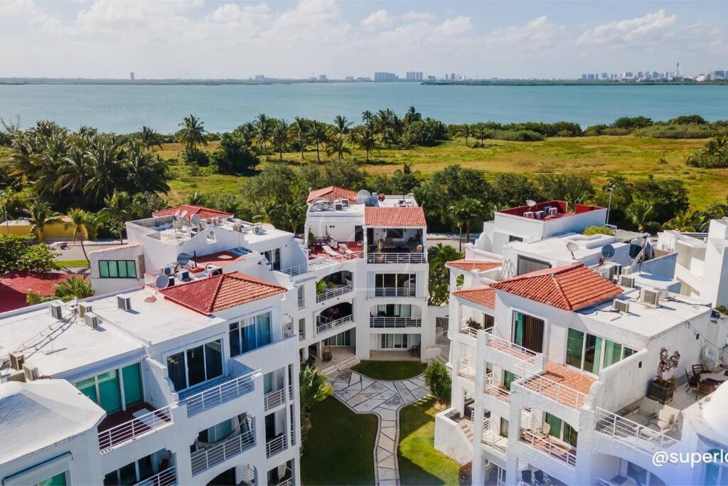 Amplio 3b En Zona Hotelera Con Increible Vista A La Laguna * Cancún