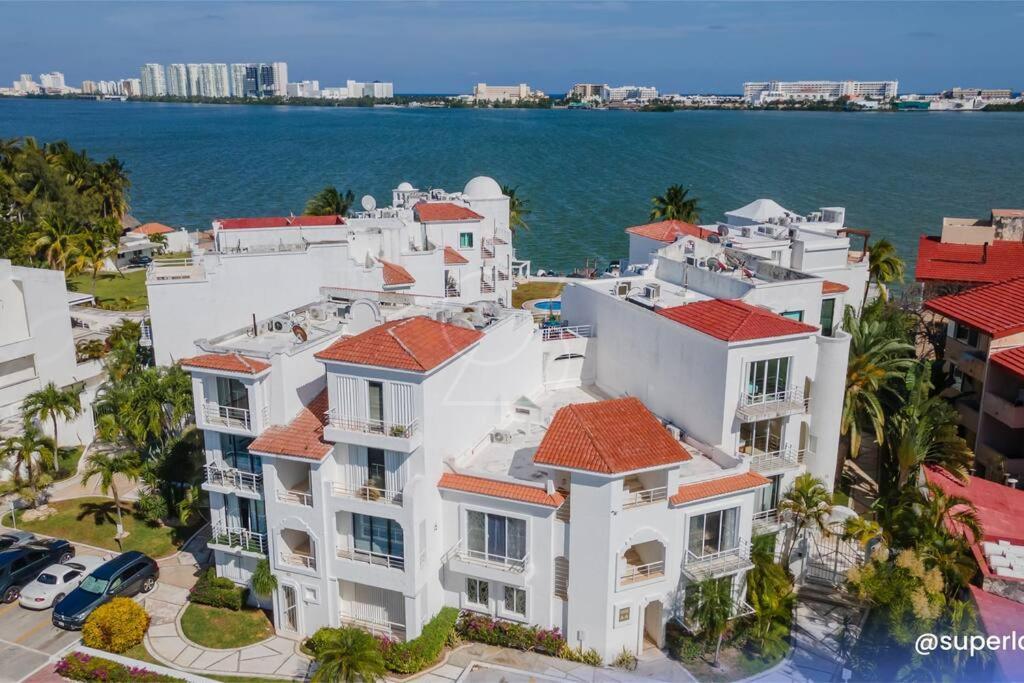 Amplio 3b En Zona Hotelera Con Increible Vista A La Laguna * Cancún