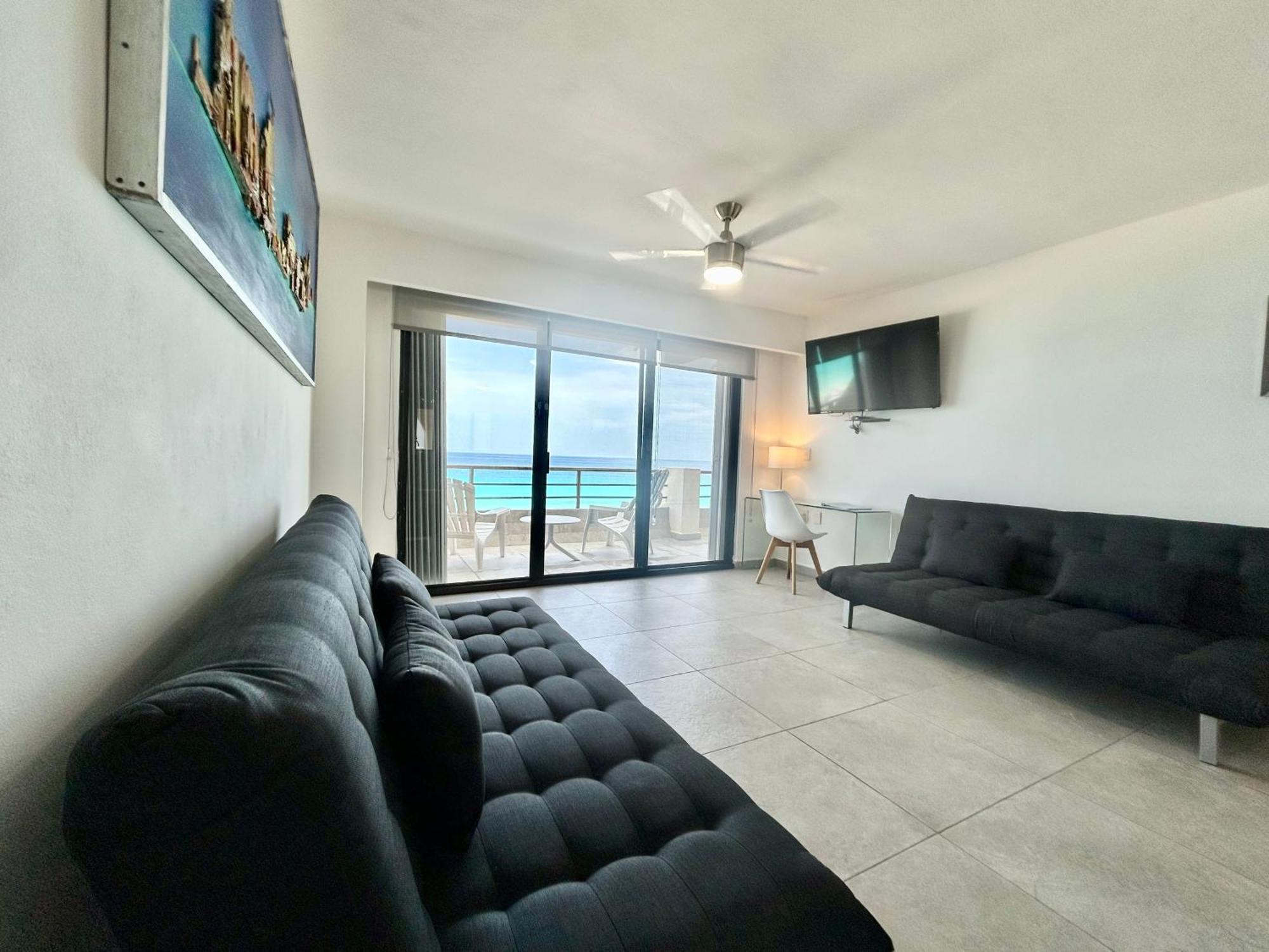 Sparkling Ocean View In Apartment Cancún