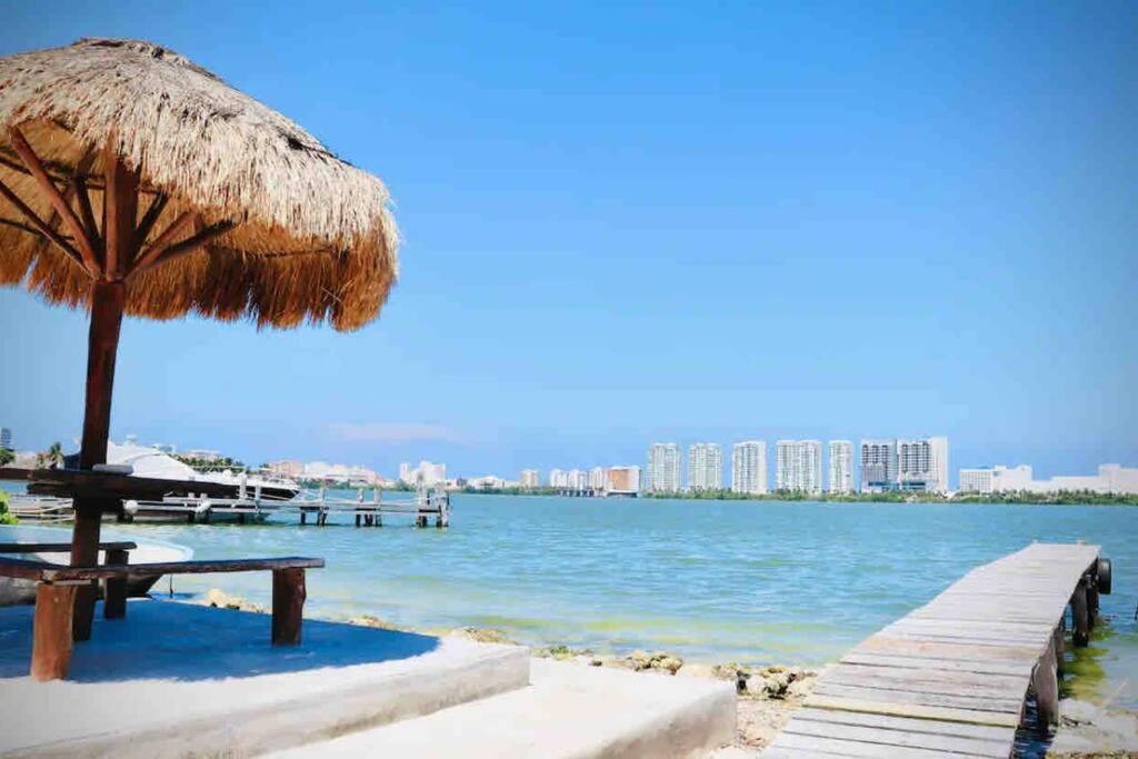 Villa Lagoon-front House In Zone Location With Easy Access To Attractions Cancun