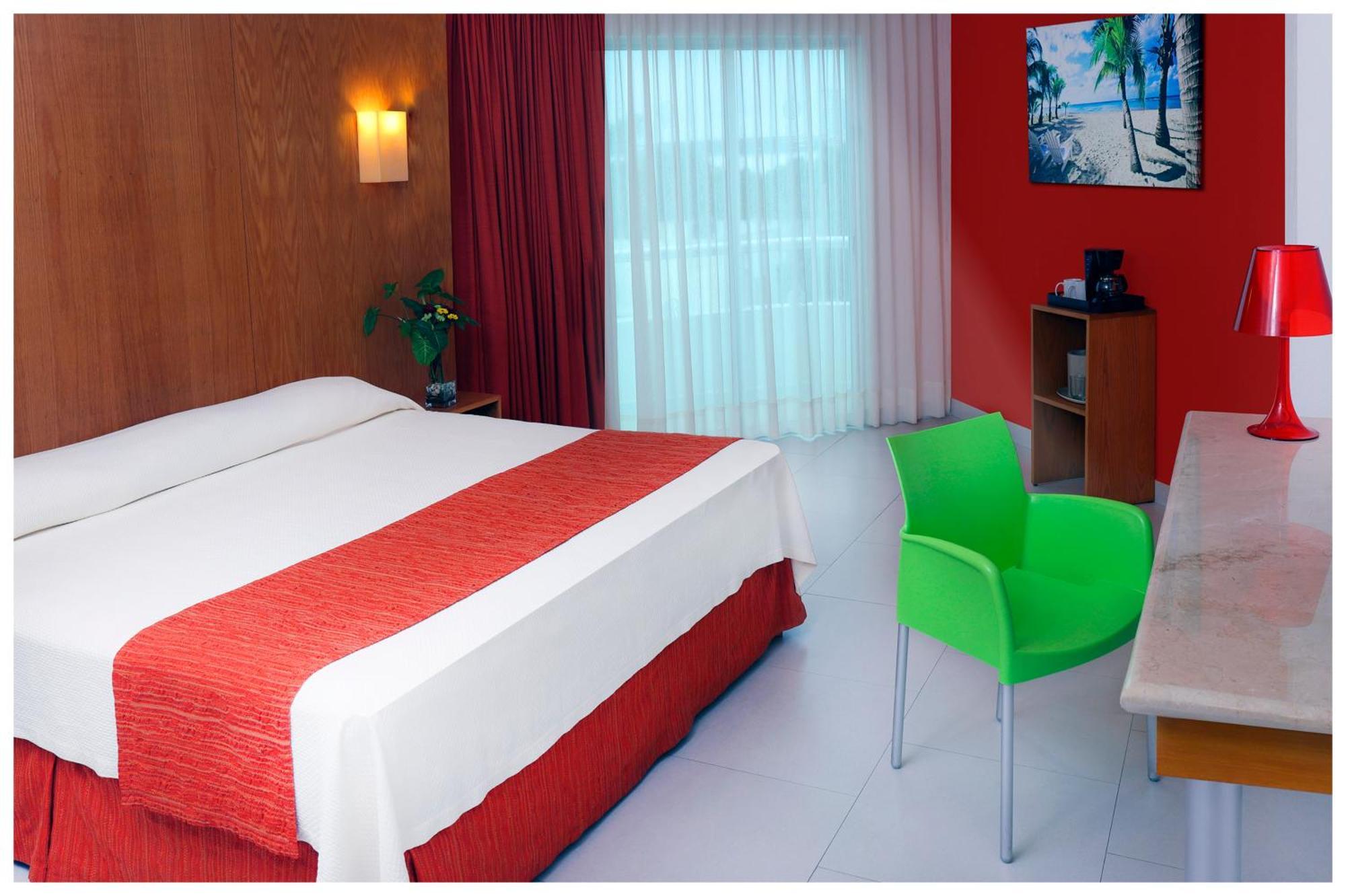 Adhara Express Hotel 3*