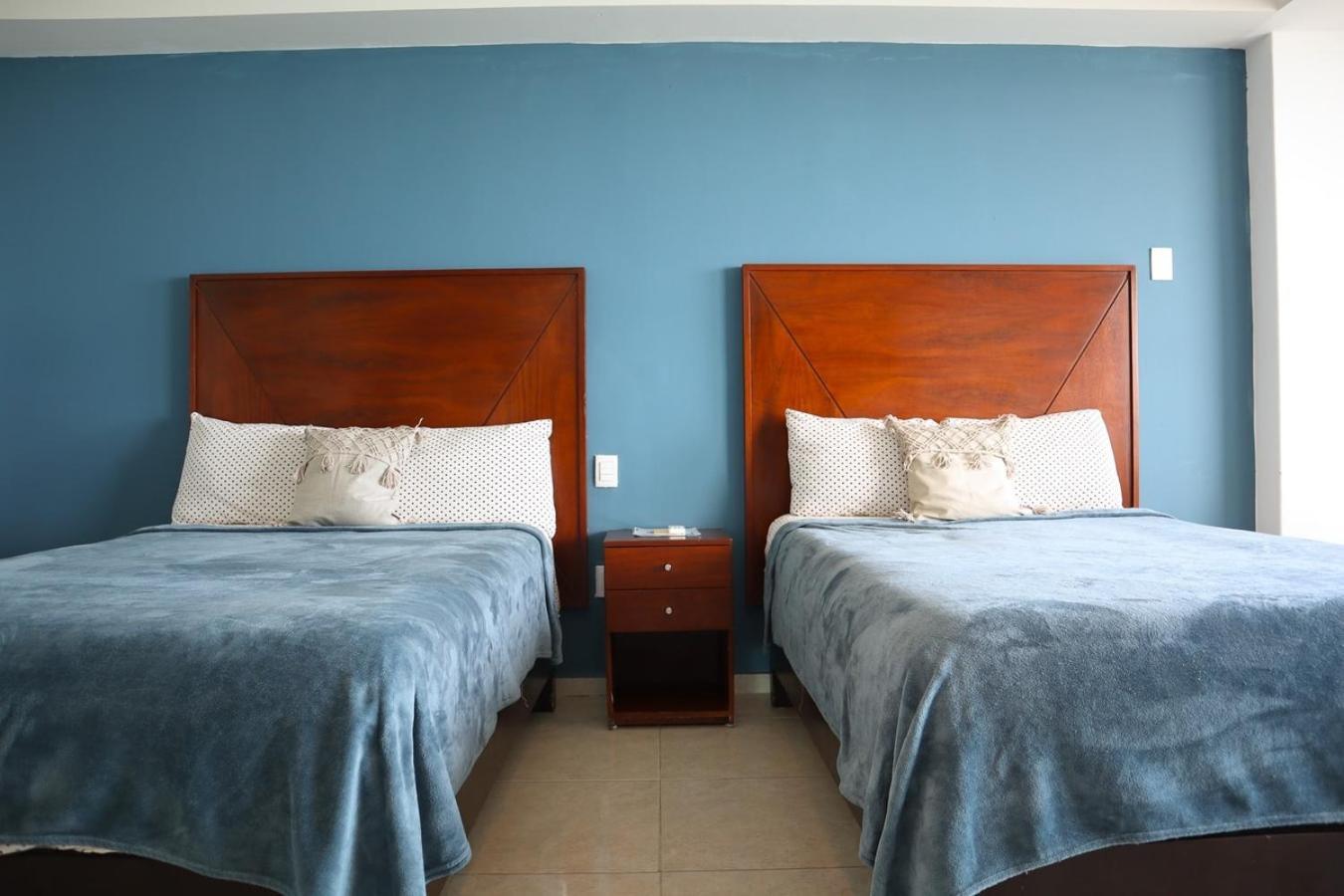 With Ocean View, 1 Min To Coco Bongo Apartment Cancun