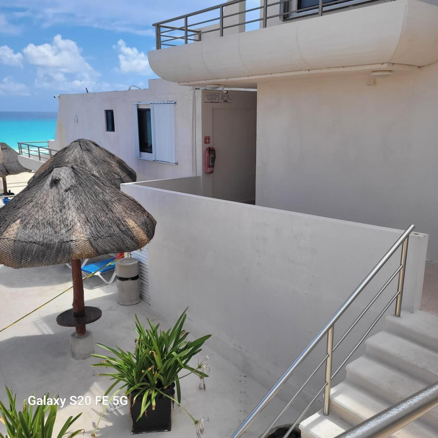 Ocean View Front Apartment Cancun