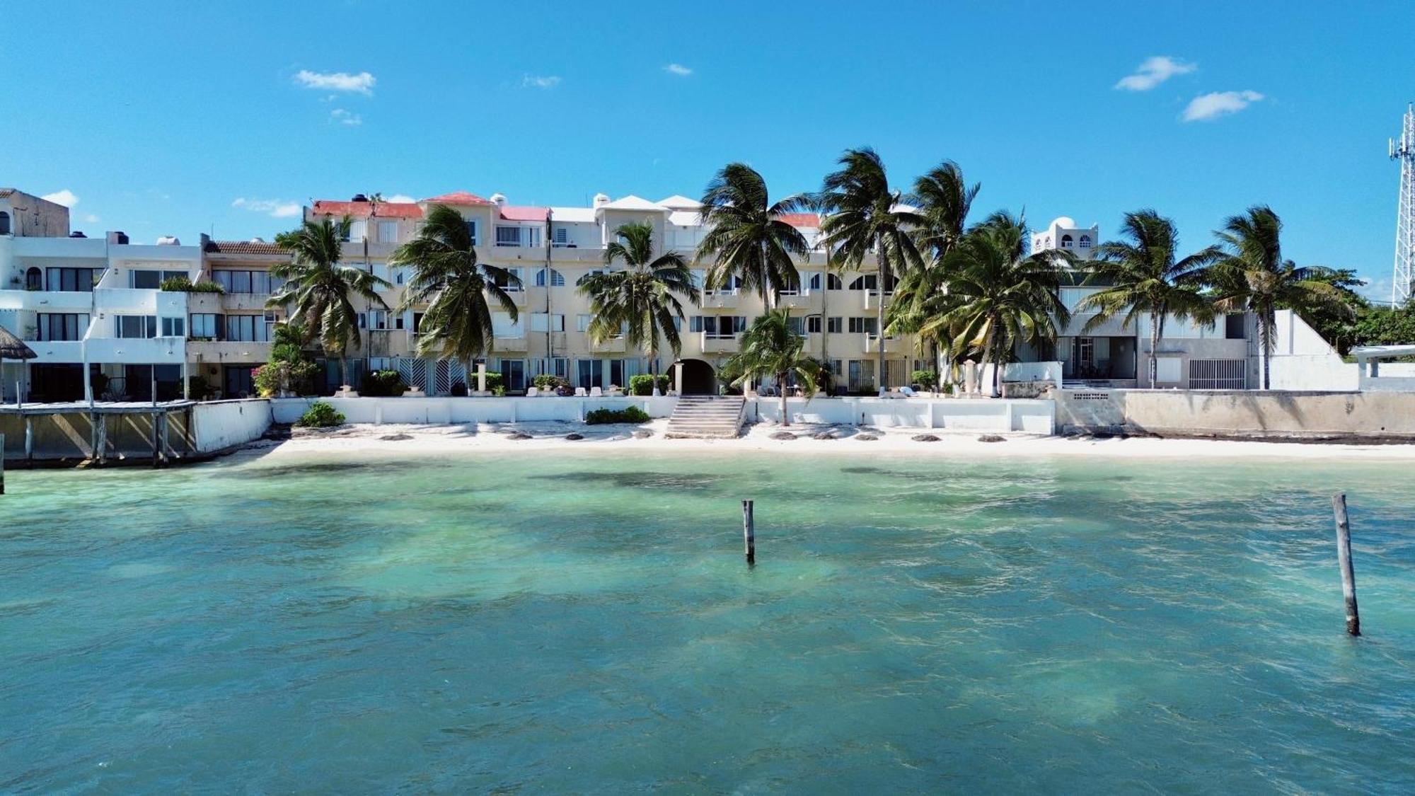 Beautiful In Front Ocean View Apartment Cancún