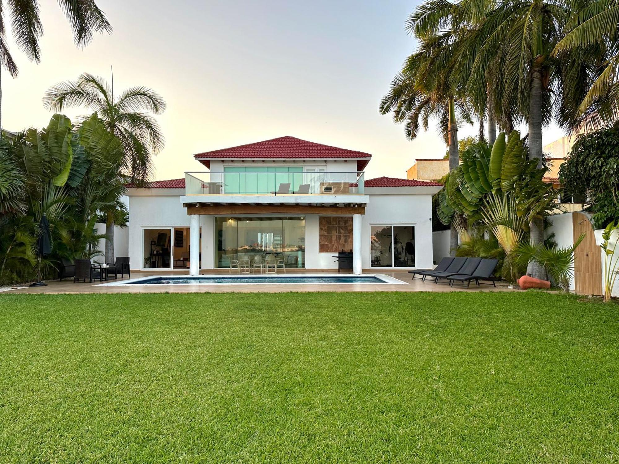Don Village - 5br Luxury Waterfront Private By Solmar