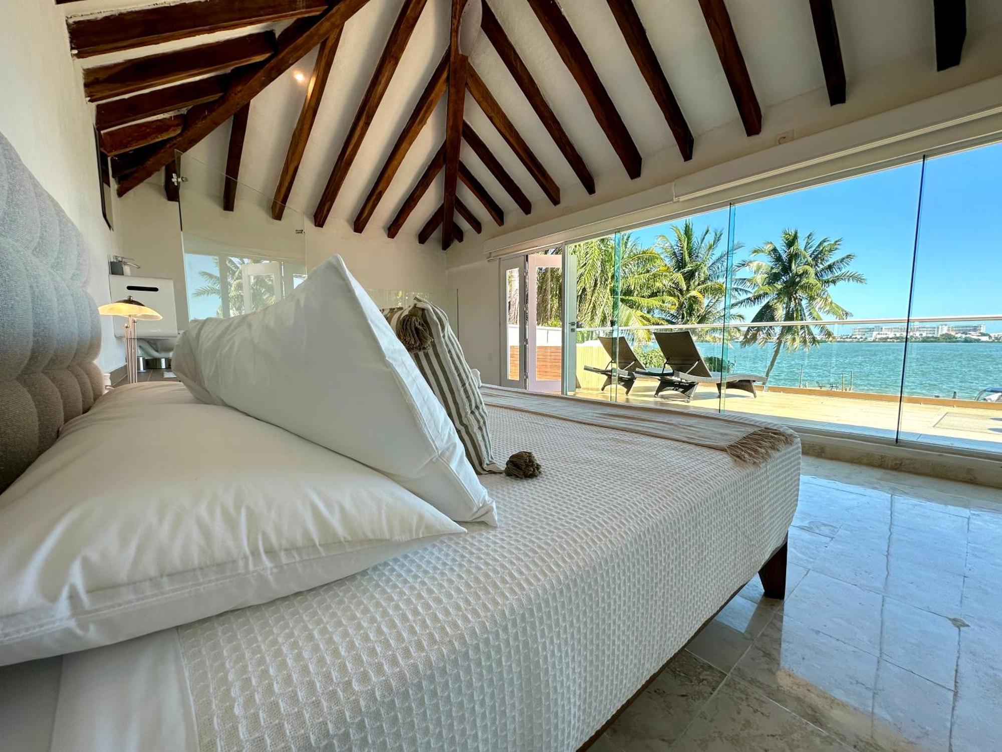 Don Village - 5br Luxury Waterfront Private By Solmar Apartment