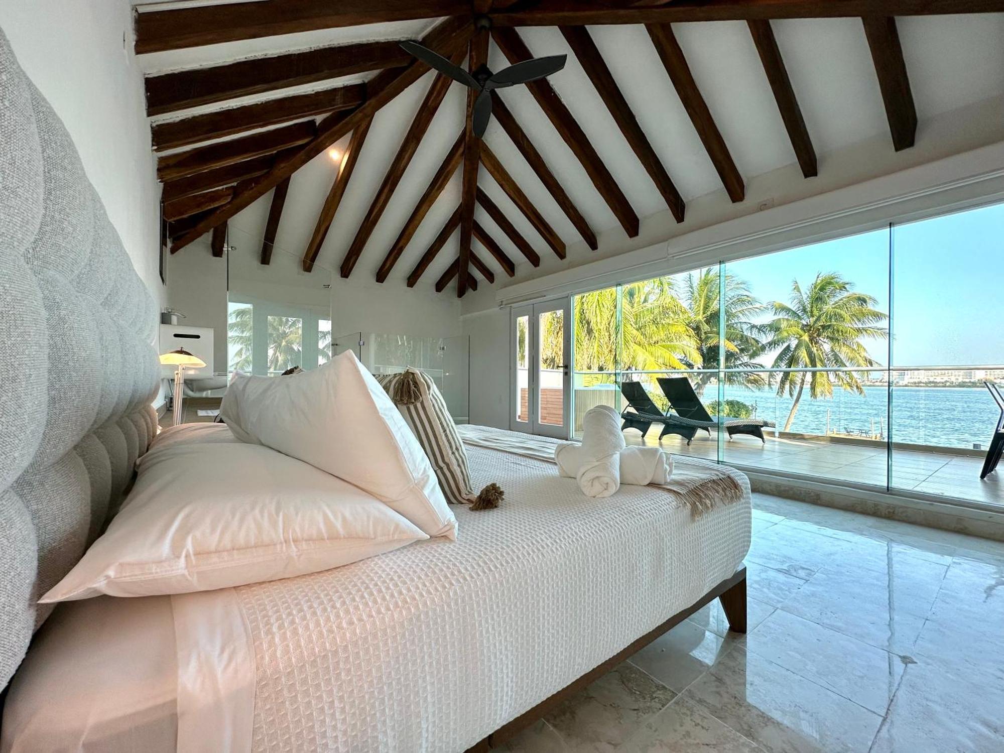 Apartment Don Village - 5br Luxury Waterfront Private By Solmar