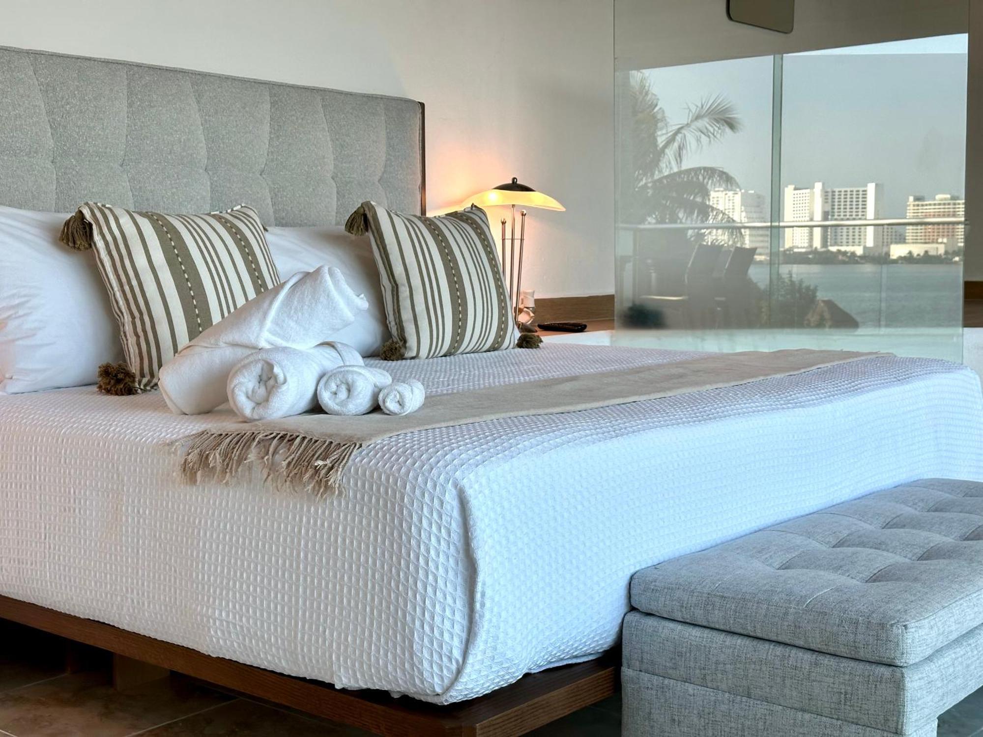 Don Village - 5br Luxury Waterfront Private By Solmar Apartment