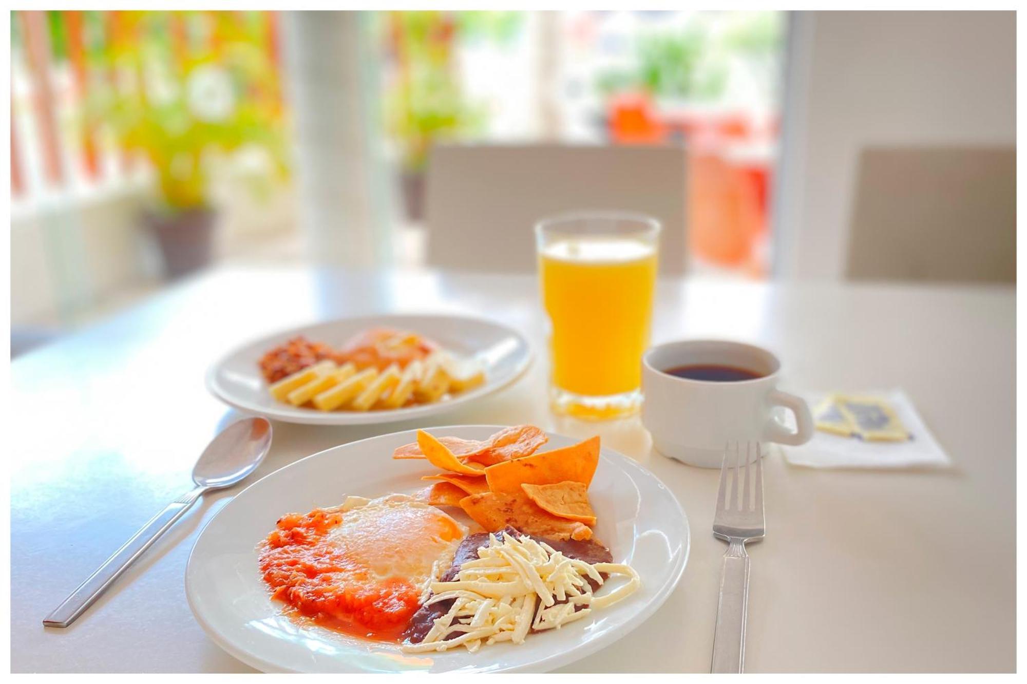 Hotel Adhara Express 3*