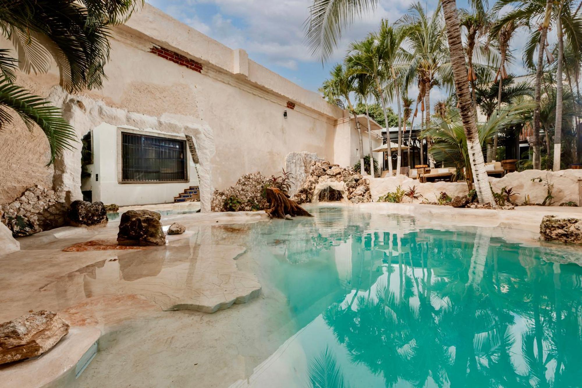 Mezcal Hotel