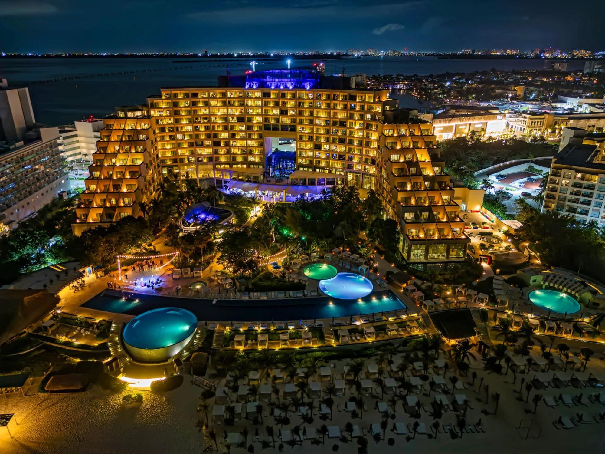Resort Live Aqua - Adults Only - All-inclusive