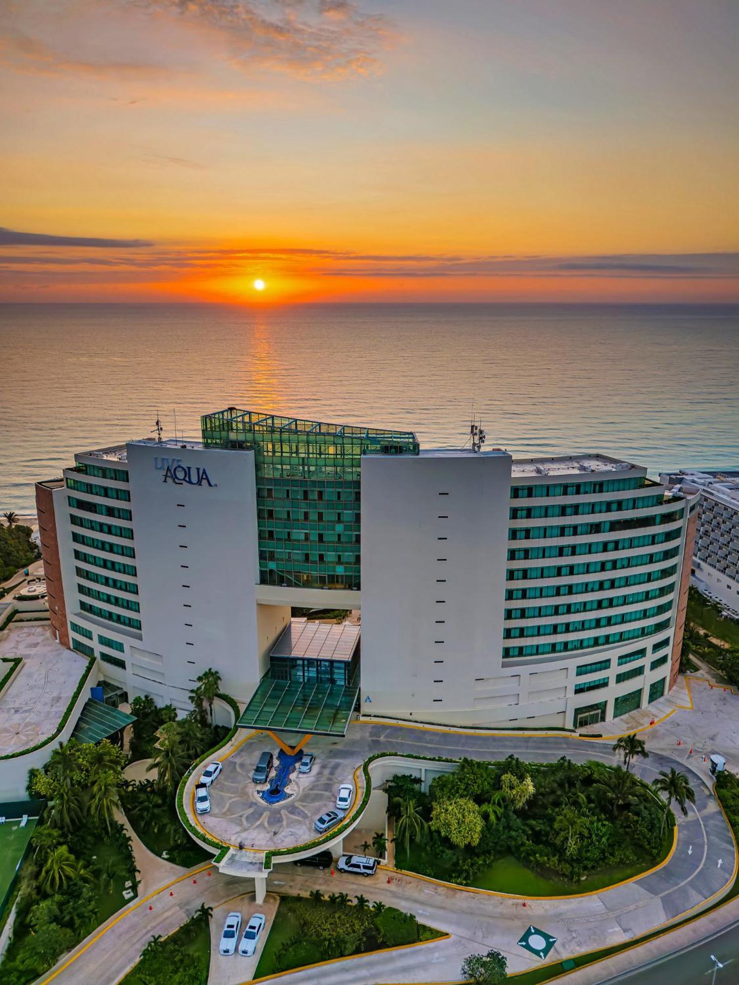 Resort Live Aqua - Adults Only - All-inclusive