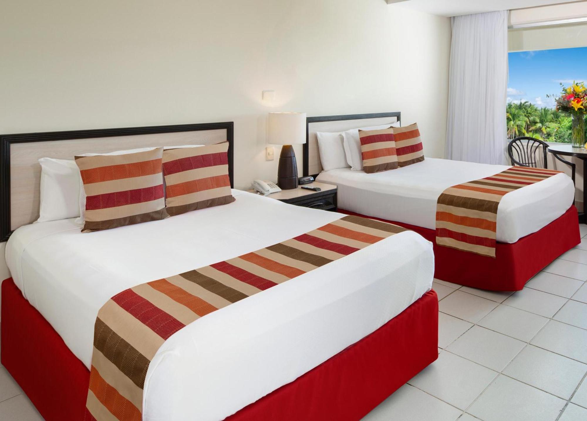Oasis Palm Resort Cancun