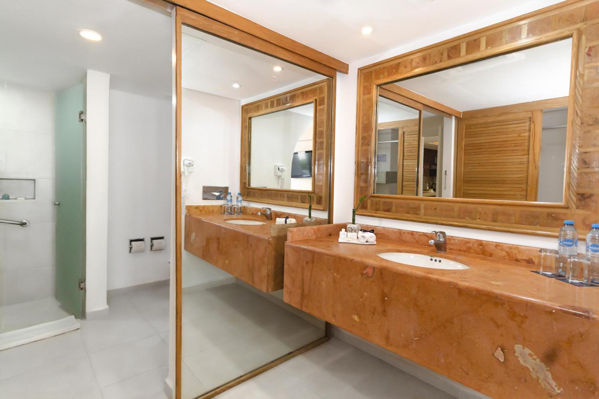 Beachscape Kin Ha Villas&suites Hotel 4*
