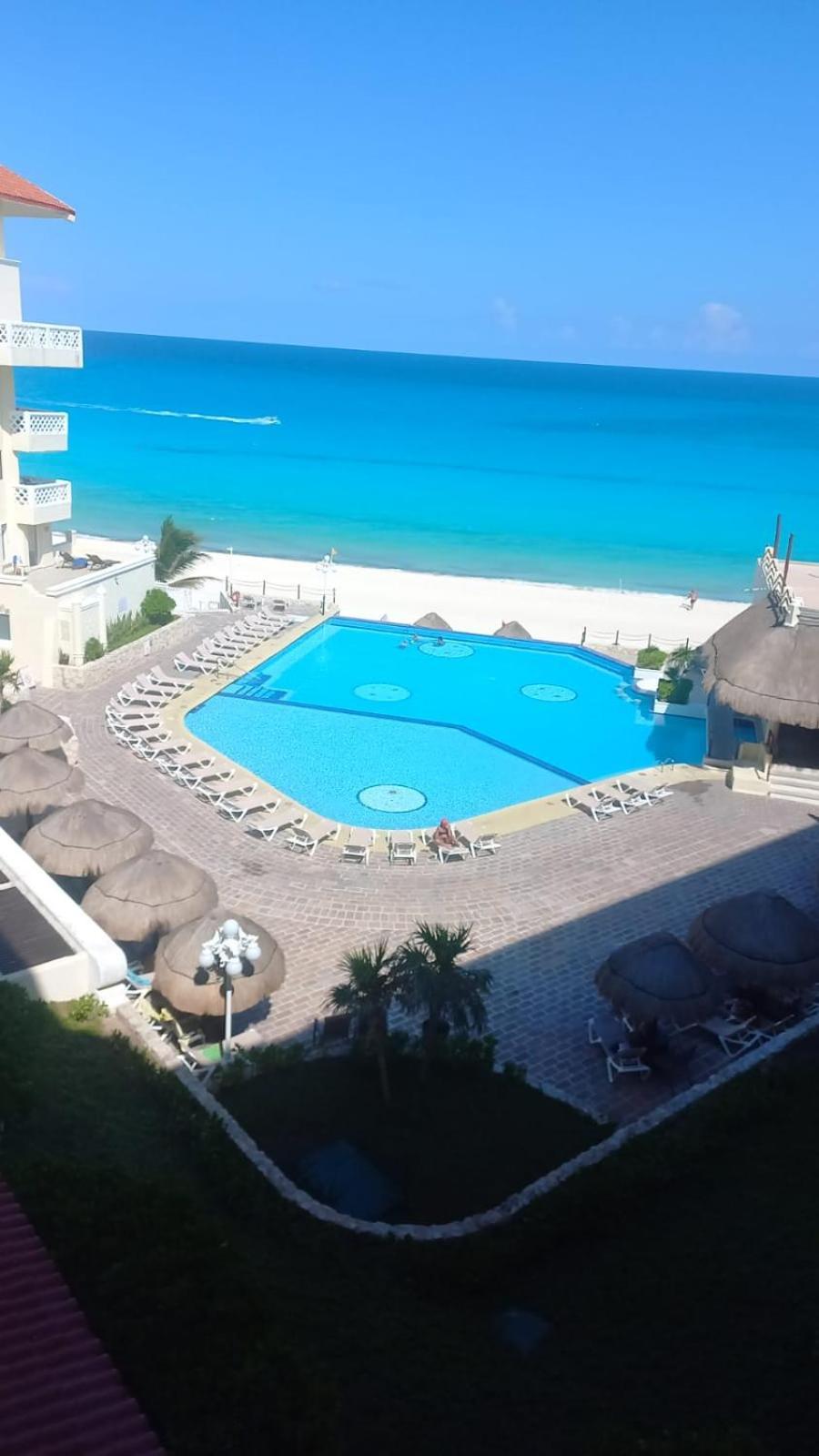 Plaza Estudios Frente Al Mar Cancun