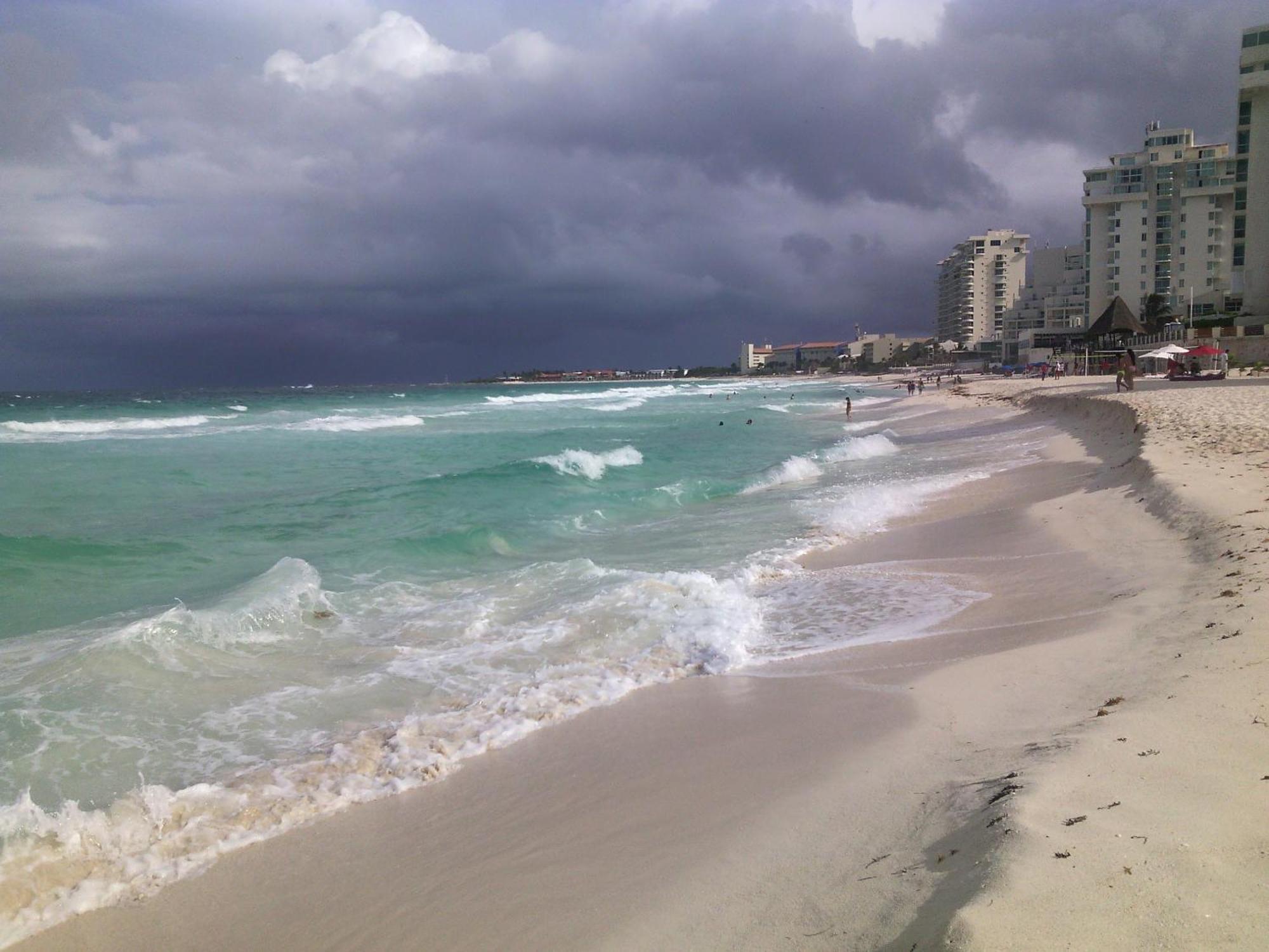 Plaza Estudios Frente Al Mar Cancun