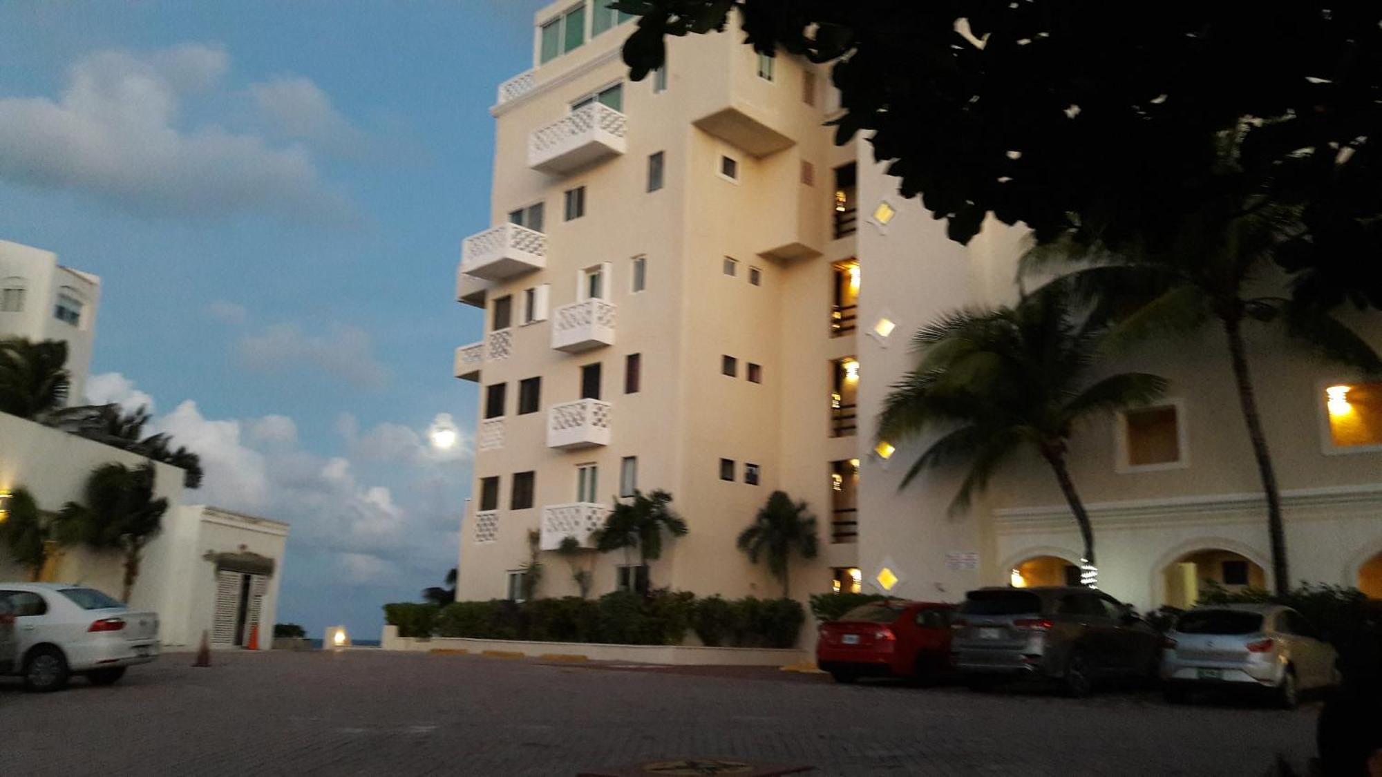 Plaza Estudios Frente Al Mar Cancun