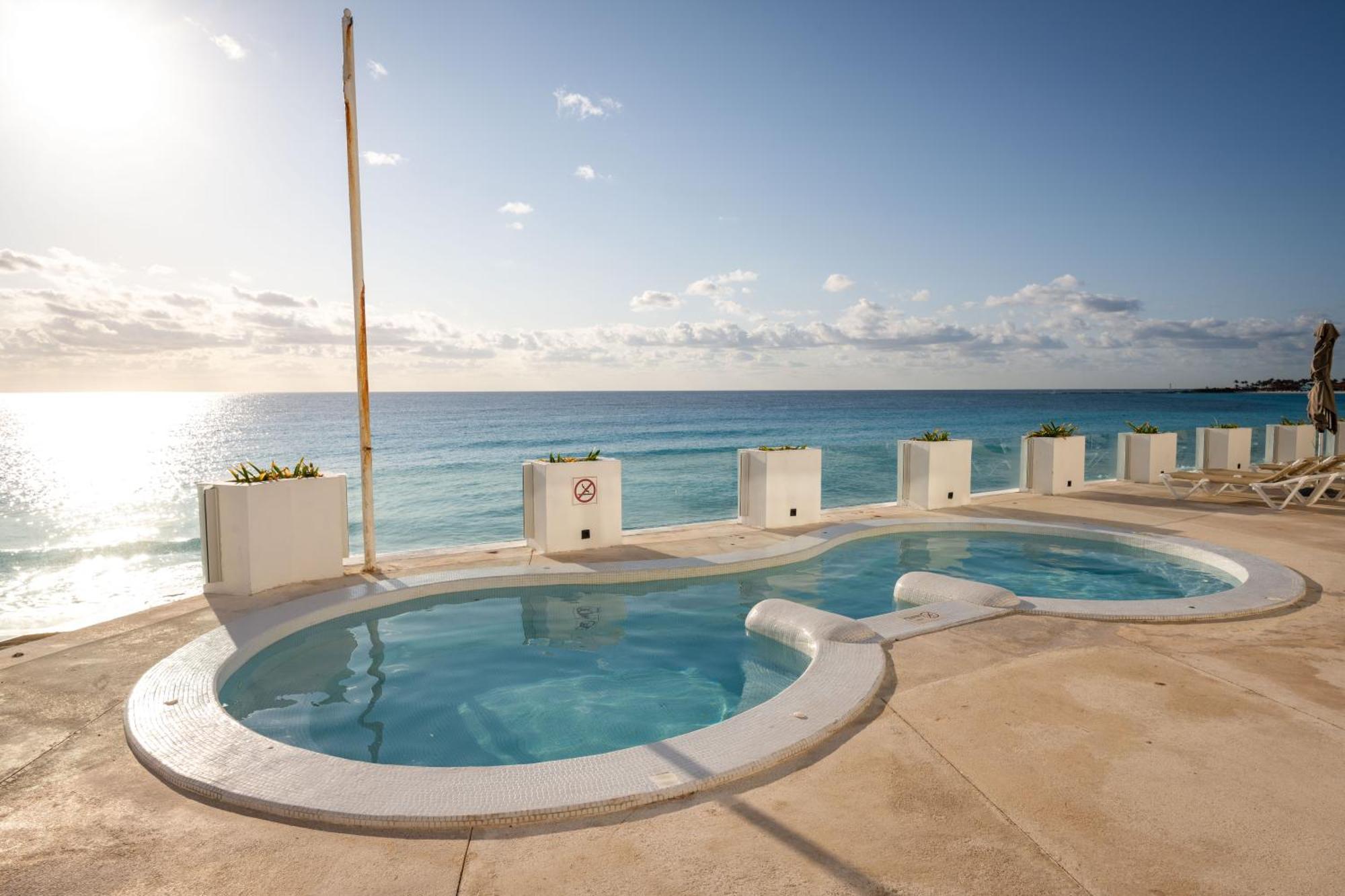 Ocean View Modern & Luxury Amenities Apartment