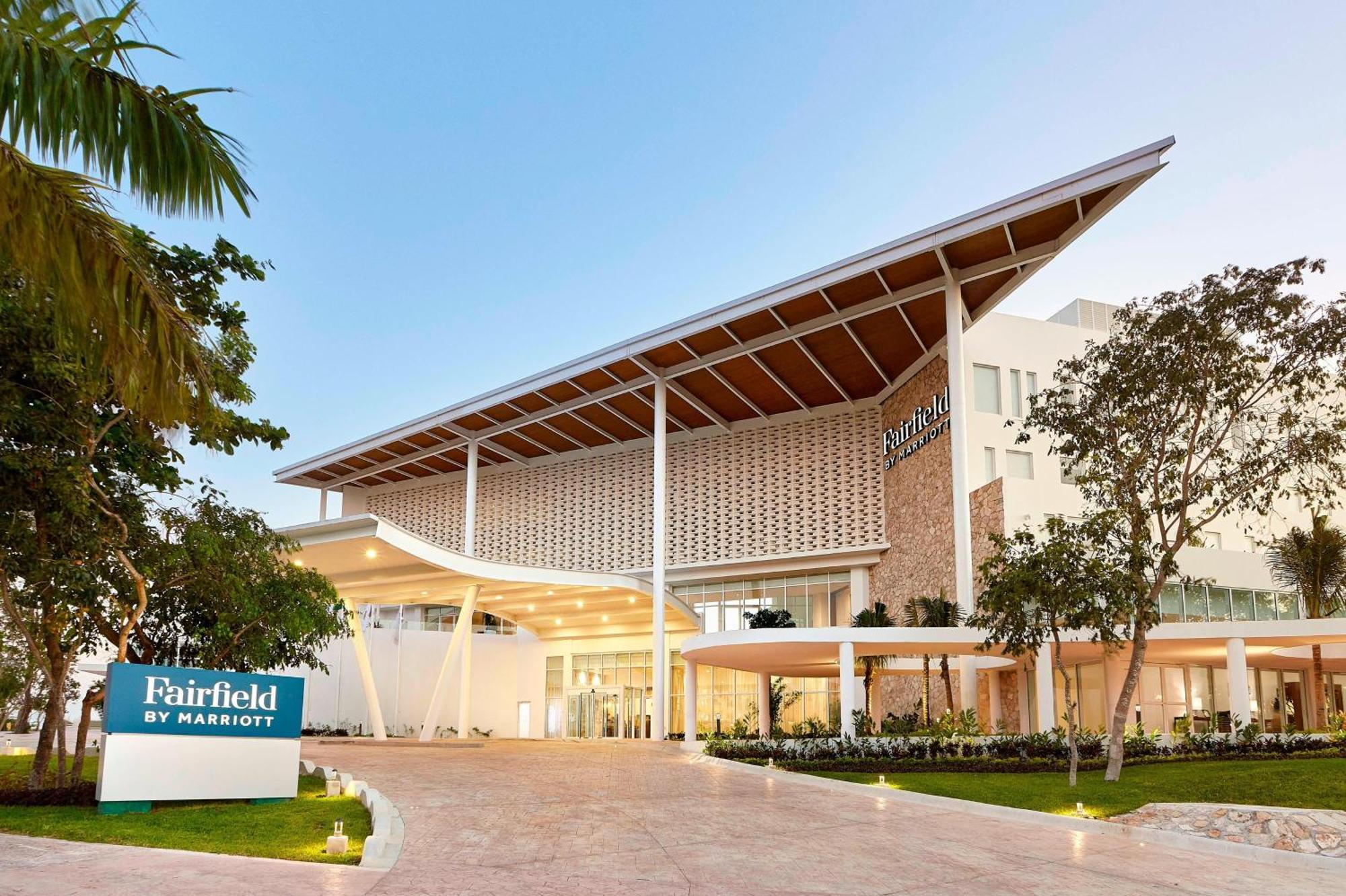 Fairfield & By Marriott Cancun Airport 4*