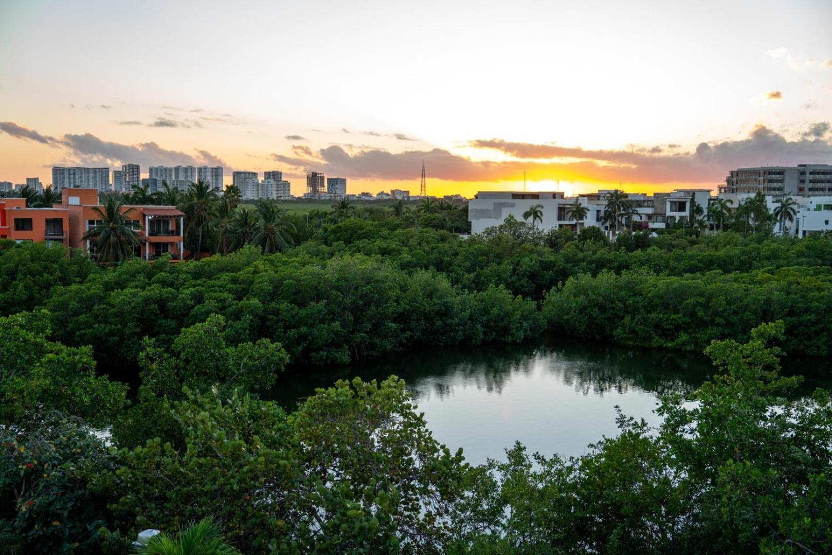 6br Modern Oceanfront W/ Infinity Pool * Cancún