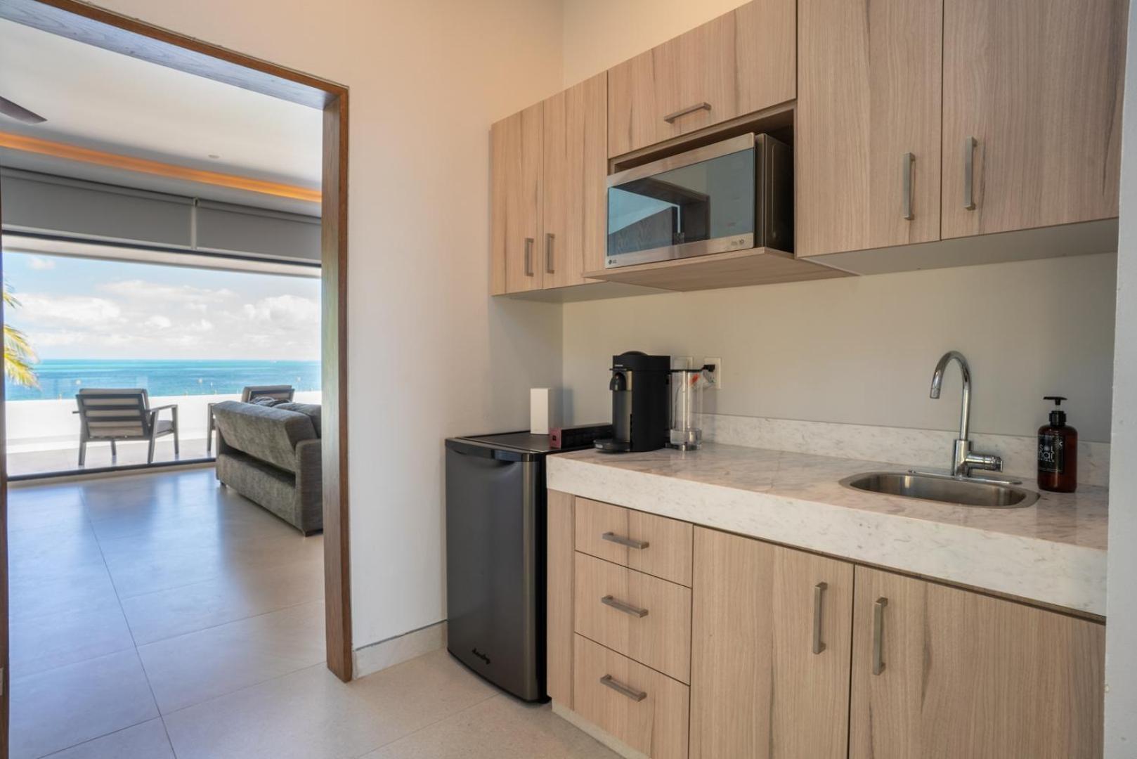 Сasa de vacaciones 6br Modern Oceanfront W/ Infinity Pool *