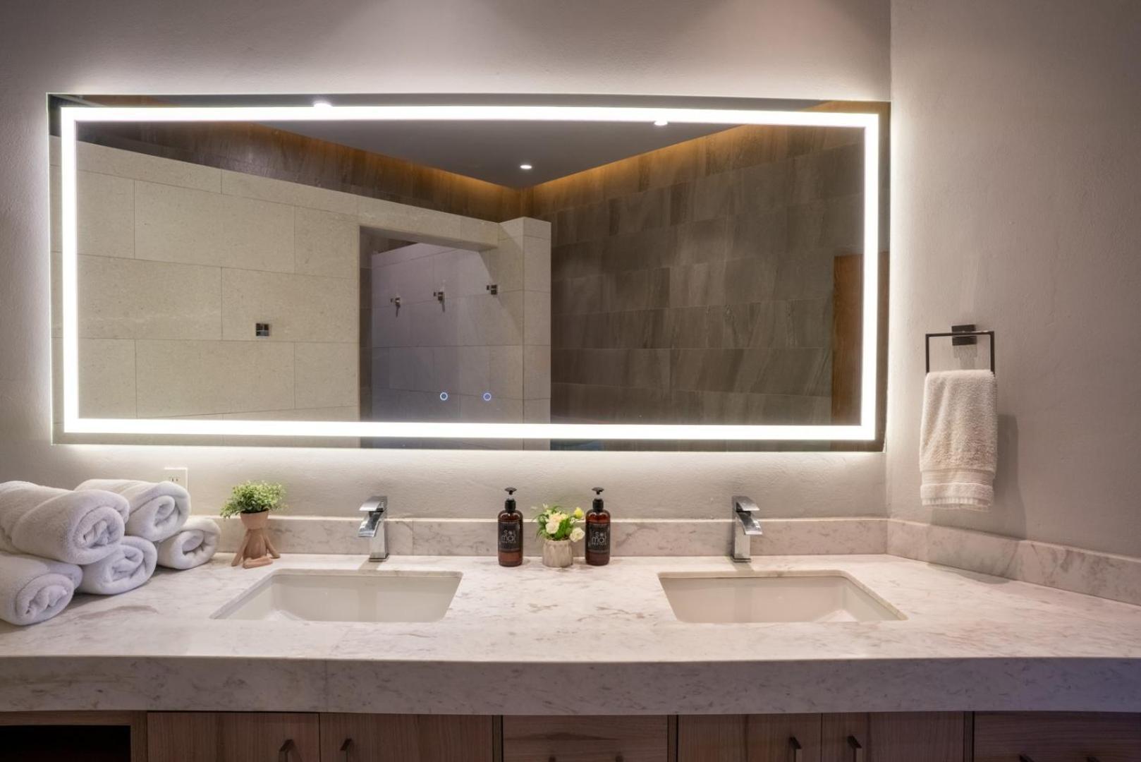 Сasa de vacaciones 6br Modern Oceanfront W/ Infinity Pool