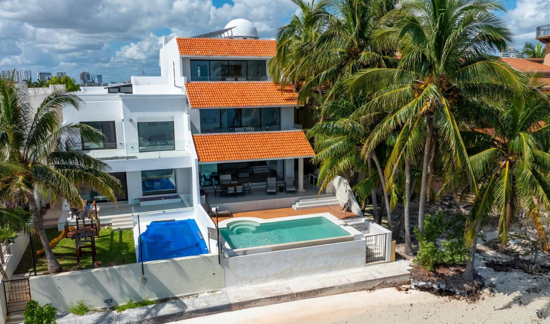Сasa de vacaciones 6br Modern Oceanfront W/ Infinity Pool