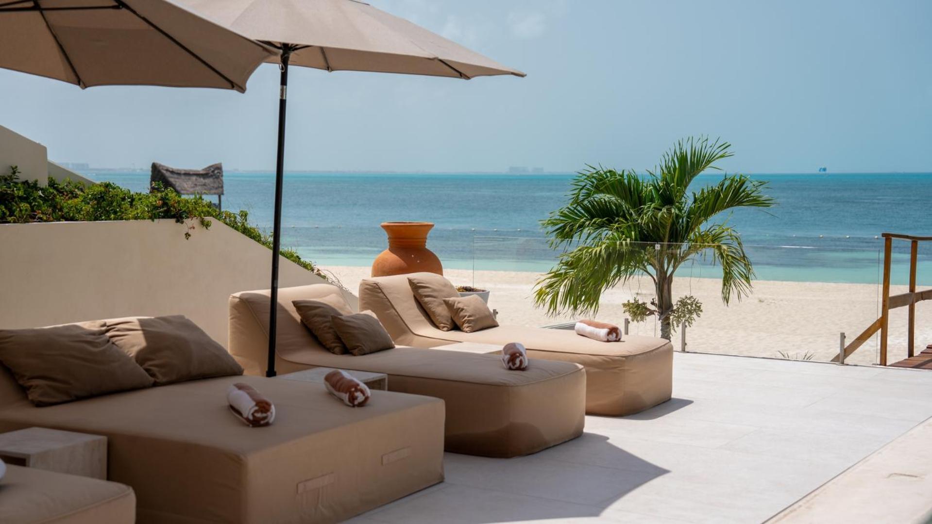 Flamingos Villa