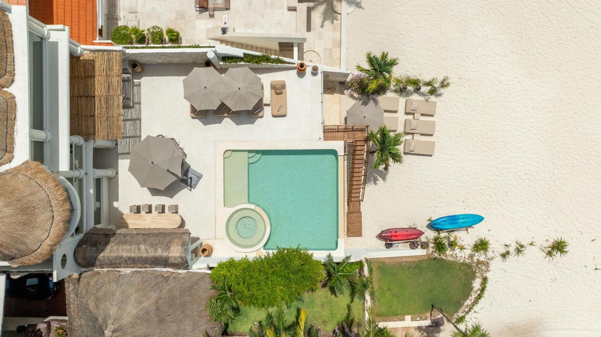 Flamingos Villa *