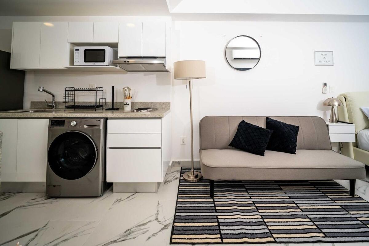 Barcelona Charming With Modern Design Apartment