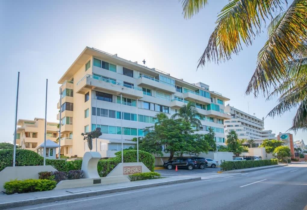 Gran - * Cancun