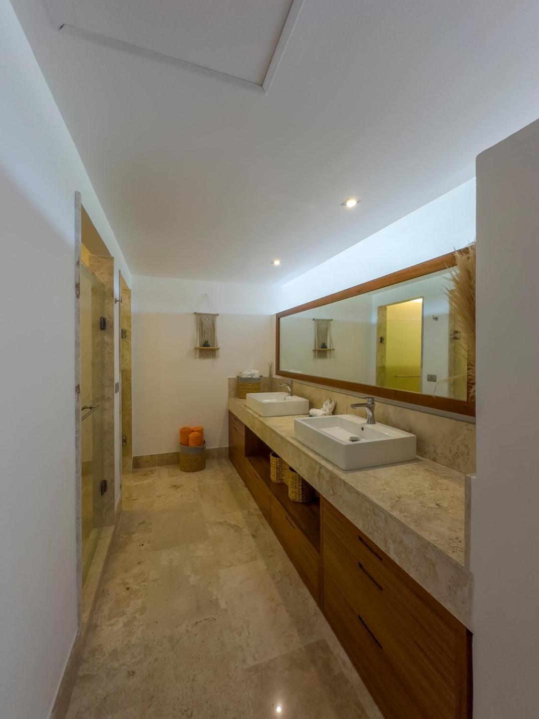 2br & Marina Front W/ Features Apartamento Cancún