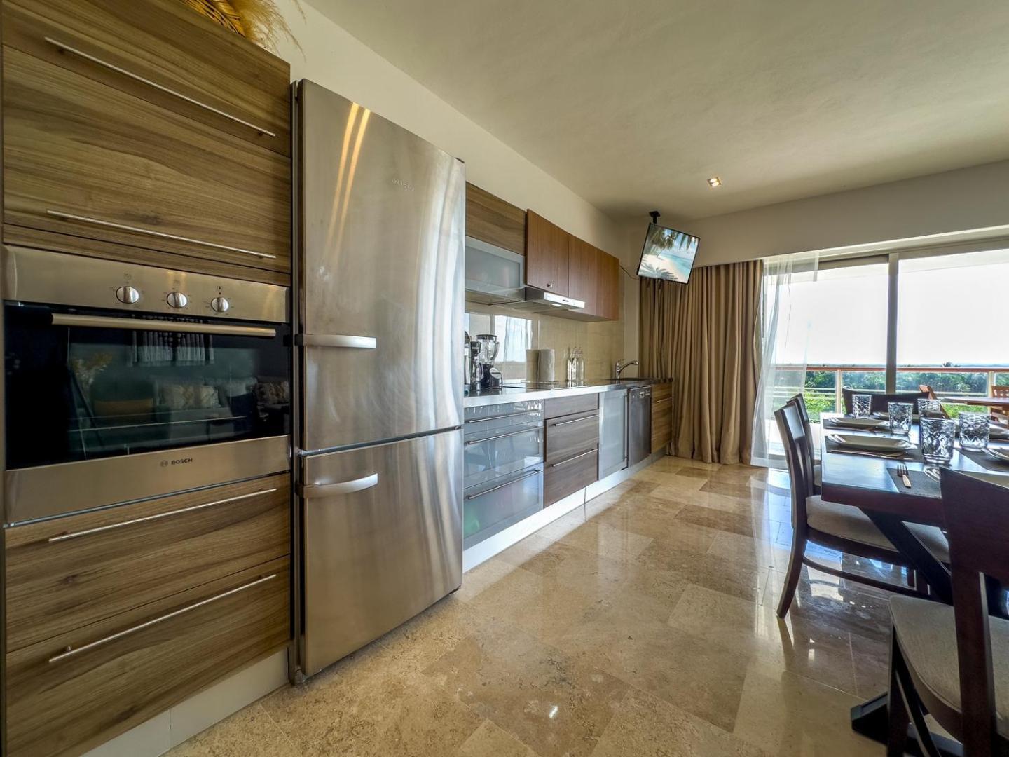 2br & Marina Front W/ Features