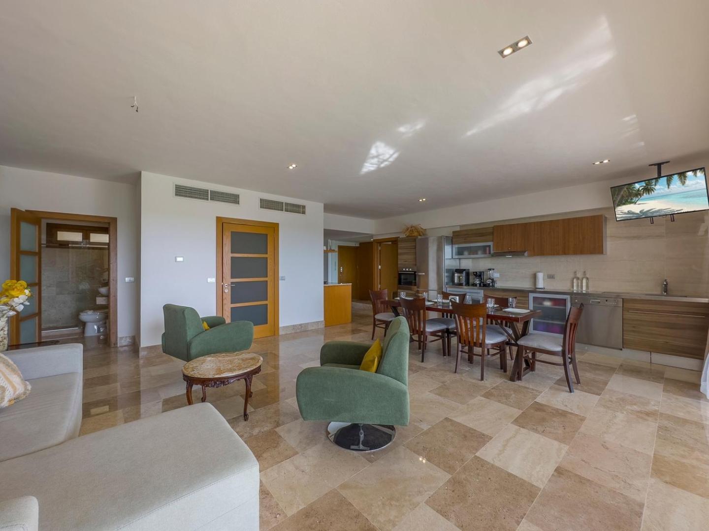2br & Marina Front W/ Features Cancun