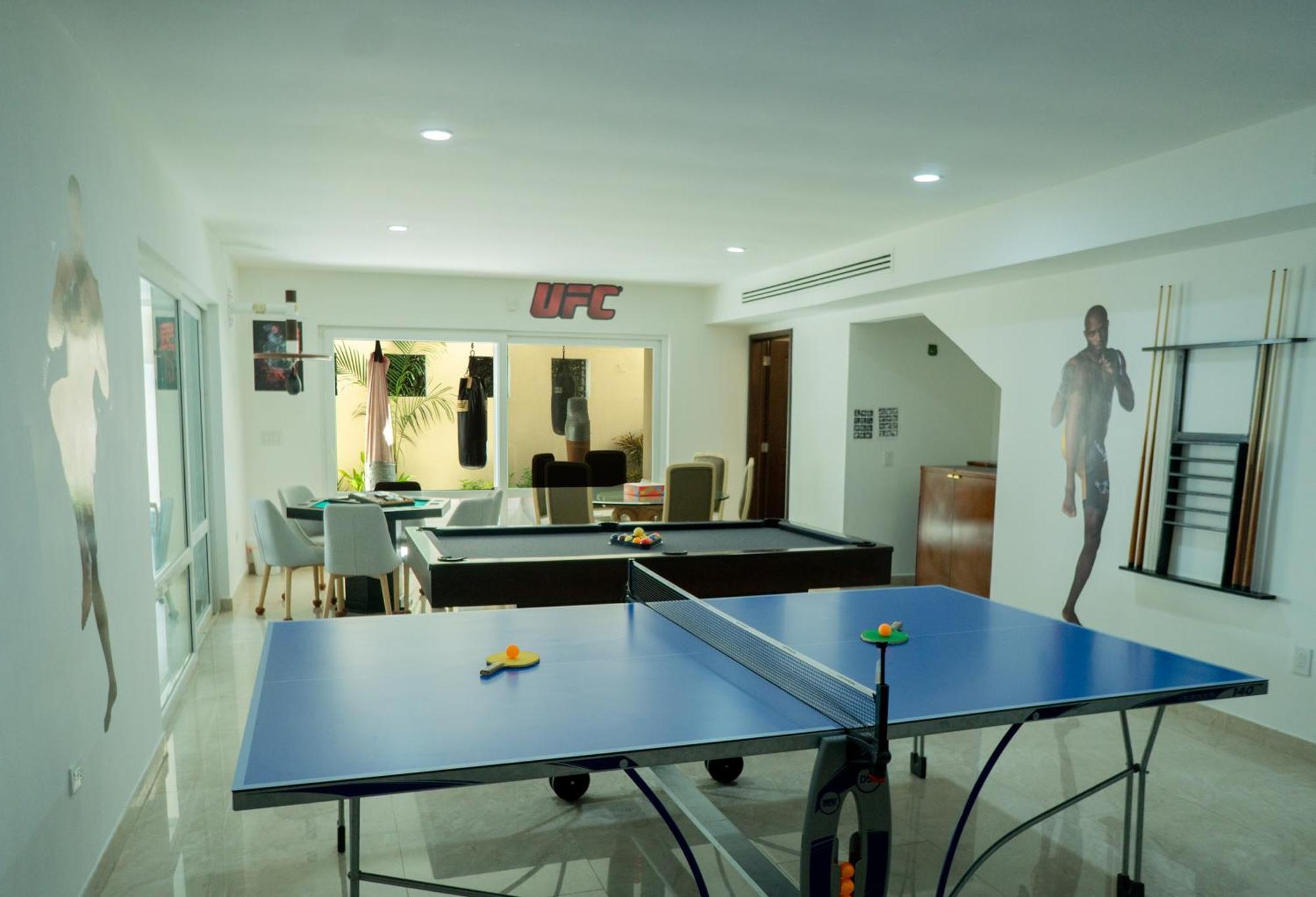 Exclusive Beachfront Luxury Villa, Private Gym, Personalized 5 Star-service, Direct Access Villa