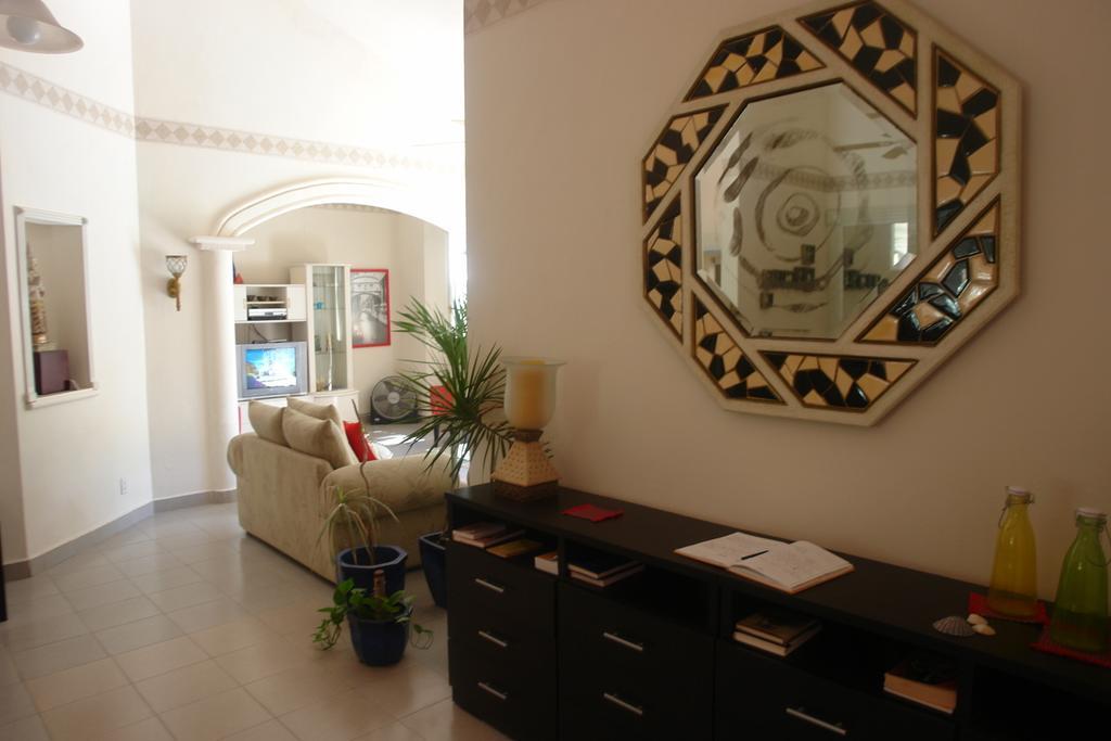 Guest house Residencia Encantos 2*
