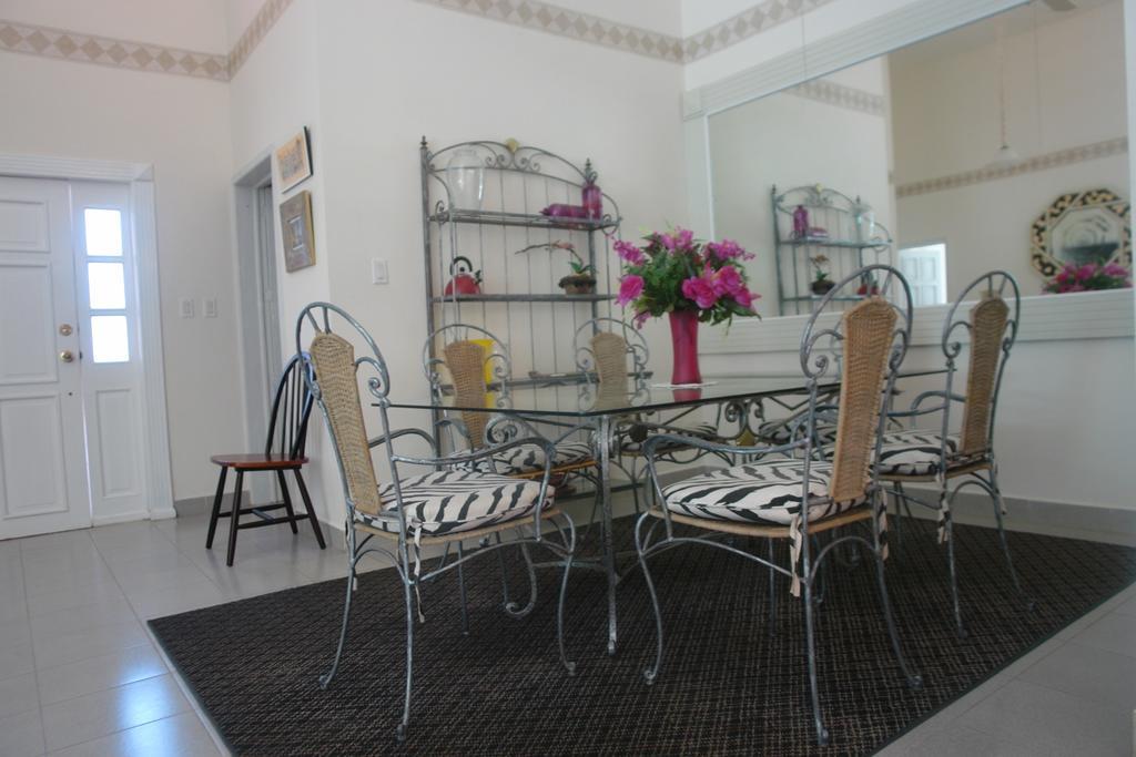 Guest house Residencia Encantos 2*