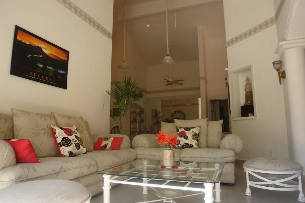 Guest house Residencia Encantos 2*