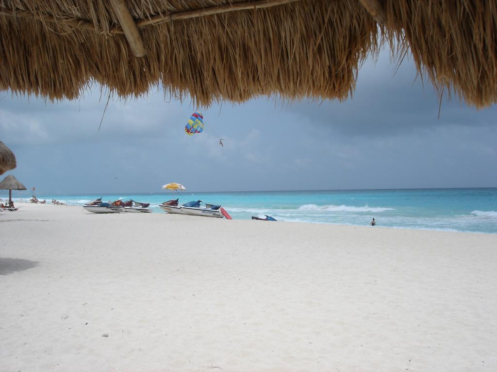 Cancun Beach Aparthotel Brisas 2*